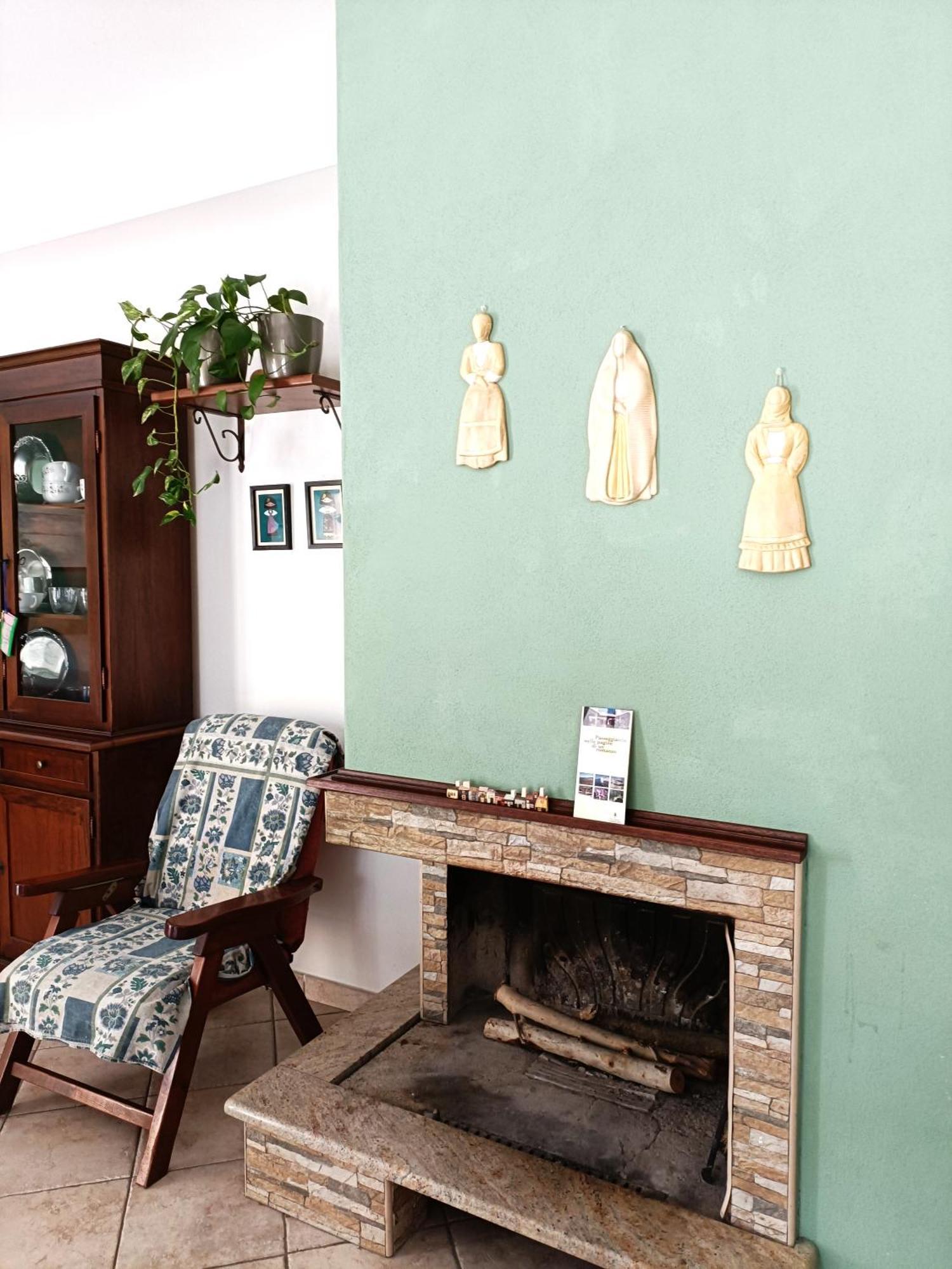 Apartment Giarranas House - With Coutyard Villacidro