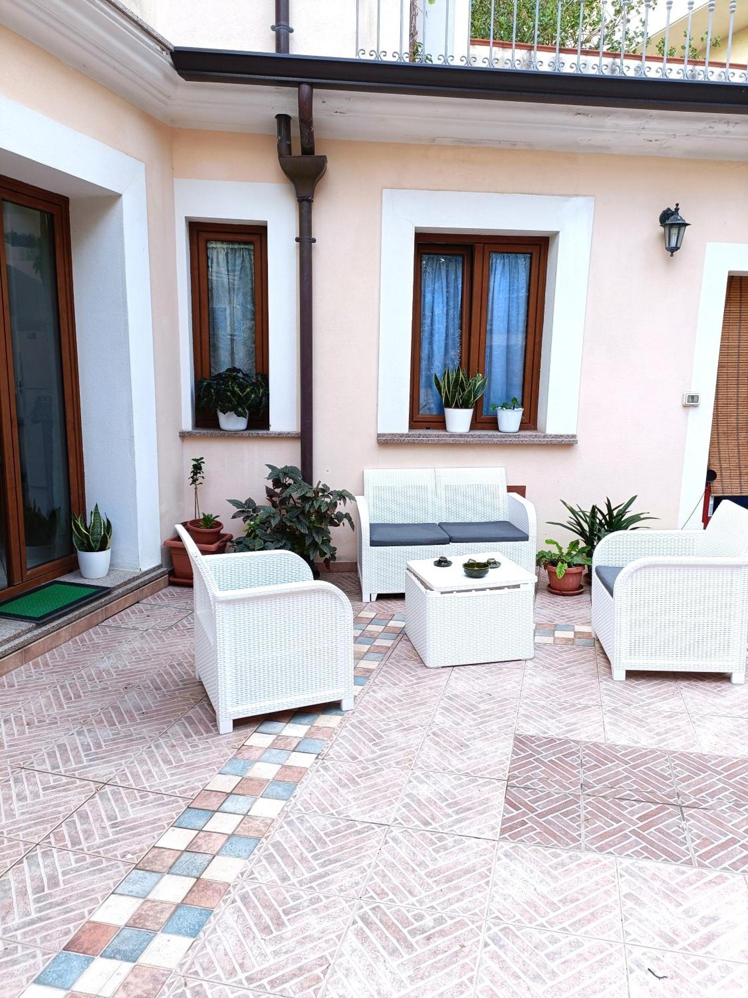 Giarranas House - With Coutyard *